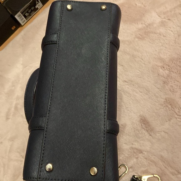 Pre-owned Kate Spade Handbag - Navy Blue - with a detached strap. - Picture 7 of 7